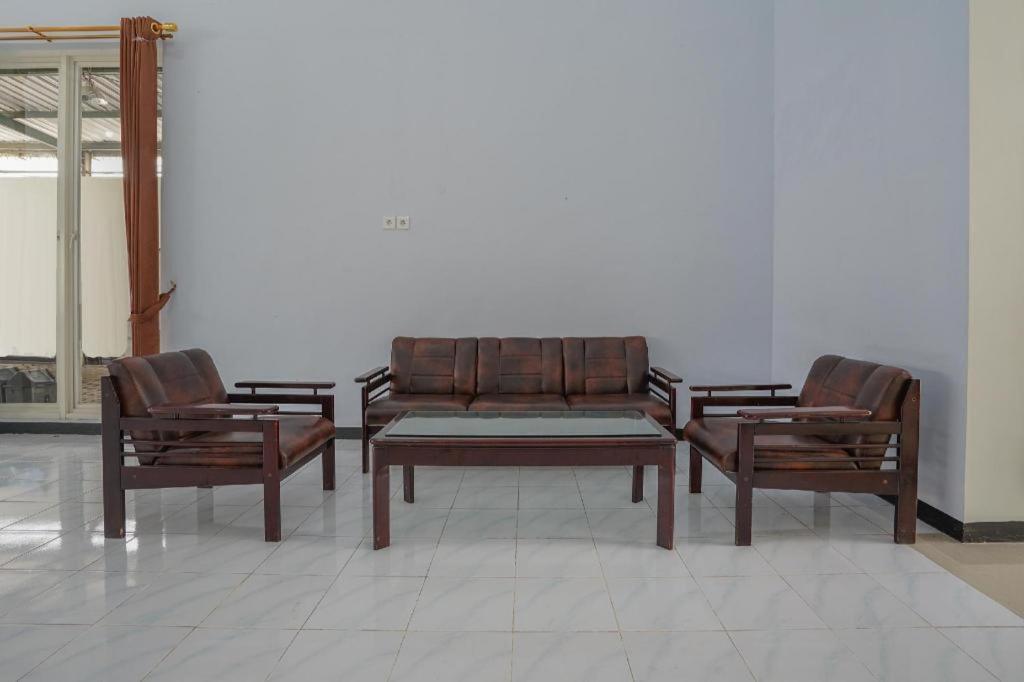 Oyo 477 Raka Residence Syariah Purwoharjo Banyuwangi 바뉴왕기 외부 사진