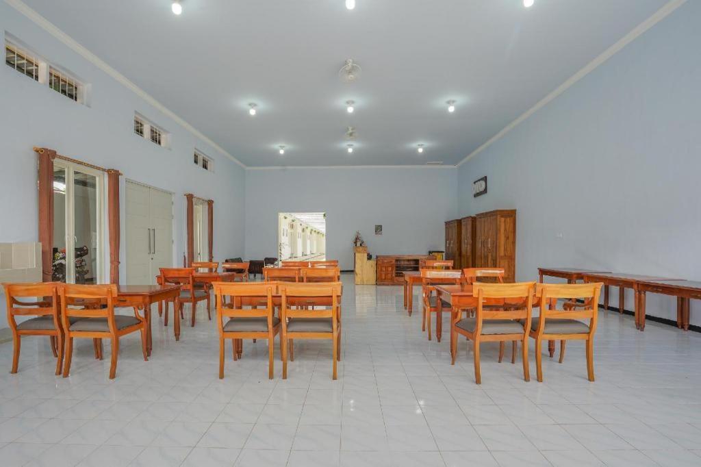 Oyo 477 Raka Residence Syariah Purwoharjo Banyuwangi 바뉴왕기 외부 사진