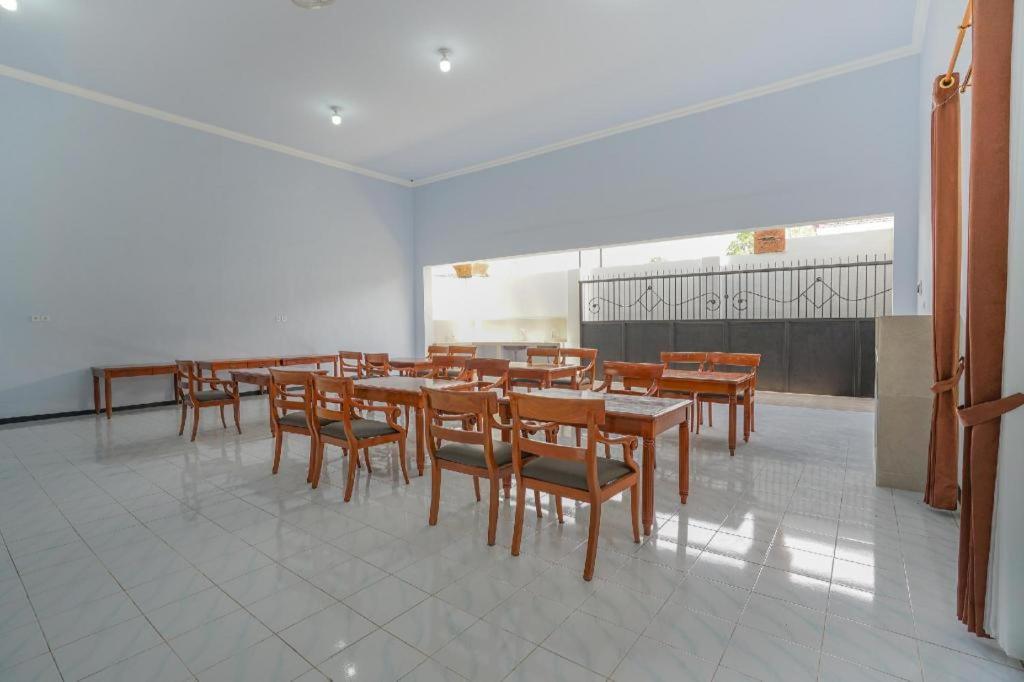 Oyo 477 Raka Residence Syariah Purwoharjo Banyuwangi 바뉴왕기 외부 사진