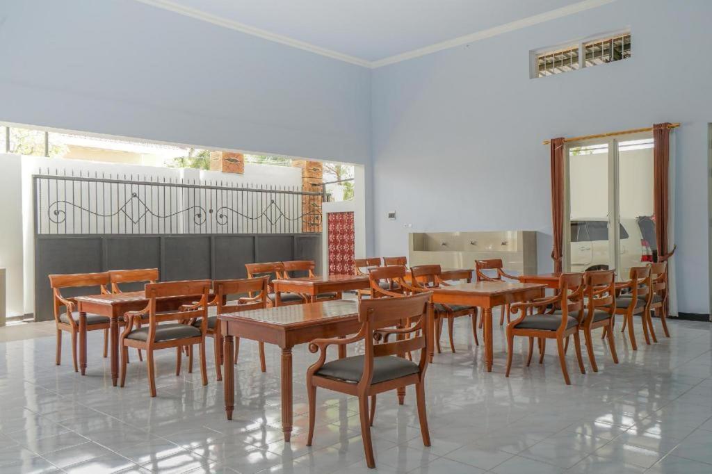 Oyo 477 Raka Residence Syariah Purwoharjo Banyuwangi 바뉴왕기 외부 사진